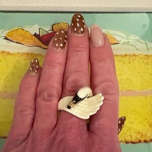 GOODAFTERNINE Elegant Swan Ring in White and Black